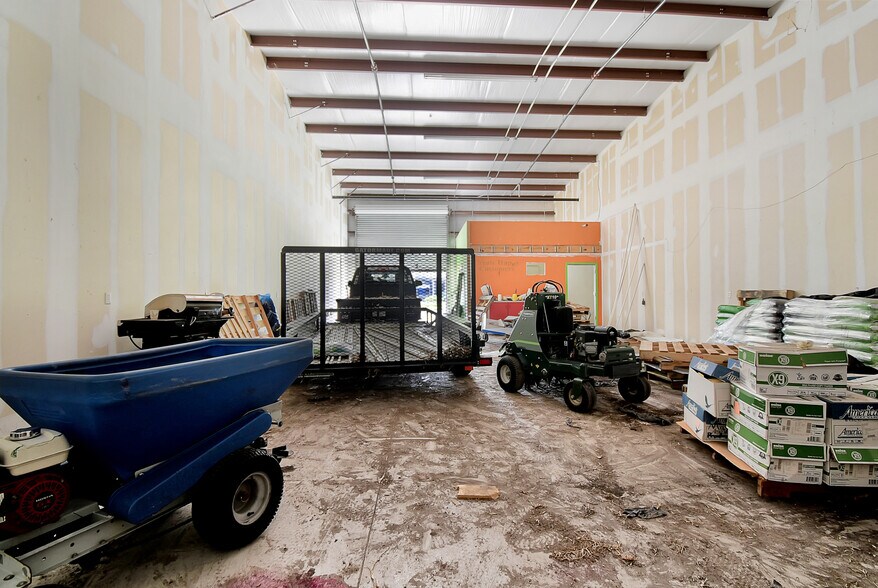 More Photos Of 1761 Dobbs Rd, Saint Augustine Warehouse For Lease
