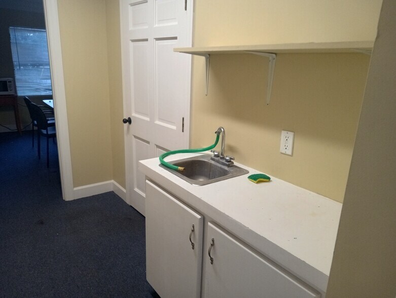 More Photos Of 3875 Wallin St, Savannah Freestanding For Lease