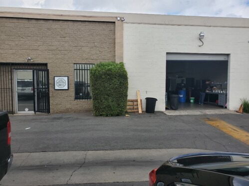 More Photos Of 9410 De Soto Ave, Chatsworth Manufacturing For Lease