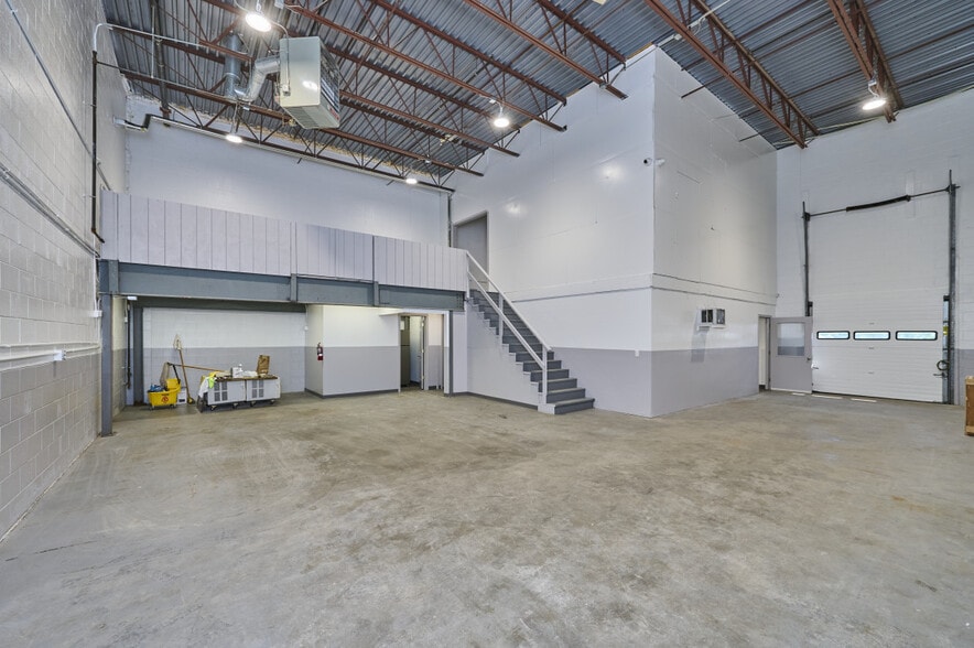 More Photos Of 1 Melvin St, Wakefield Manufacturing For Lease