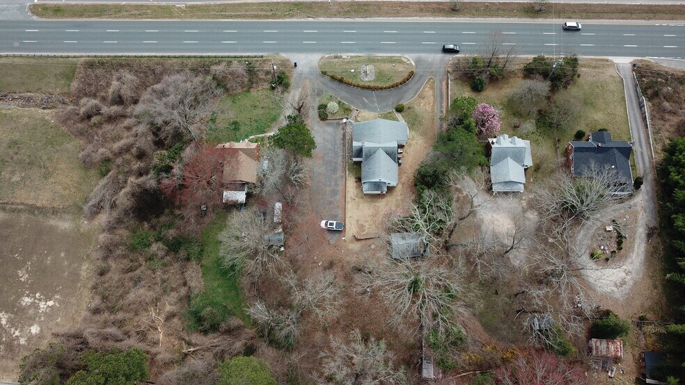 More Photos Of 7608 Hull Street Rd, Richmond Office For Sale