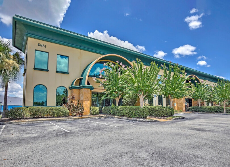 More Photos Of 6881 Kingspointe Pky, Orlando Flex For Sale