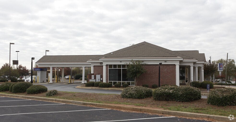 More Photos Of 3898 Liberty Hwy, Anderson Bank For Lease