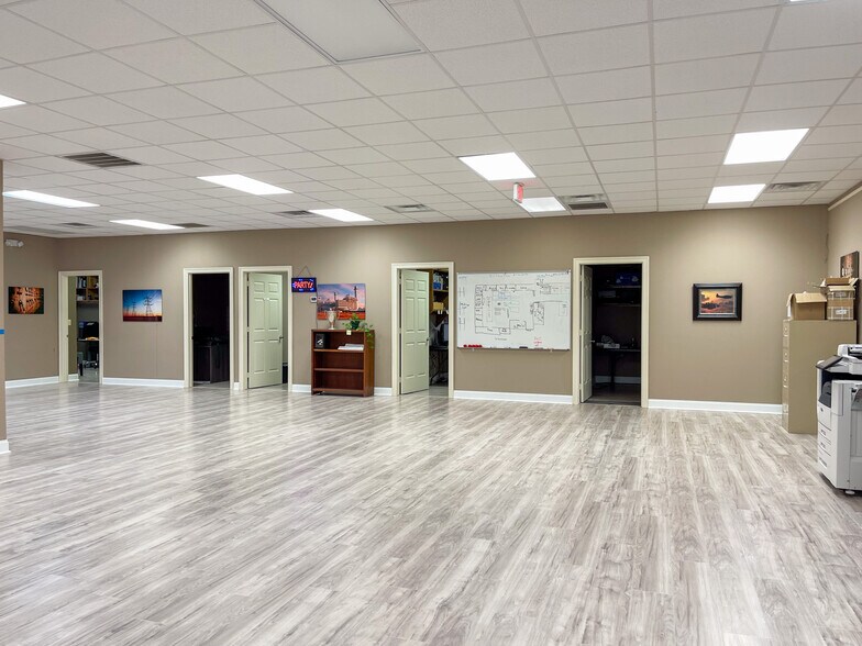 More Photos Of 11224 Boardwalk Dr, Baton Rouge Freestanding For Sale