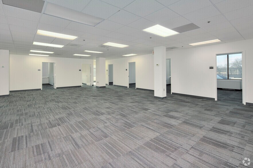 More Photos Of 10210 Greenbelt Rd, Lanham Office For Sale