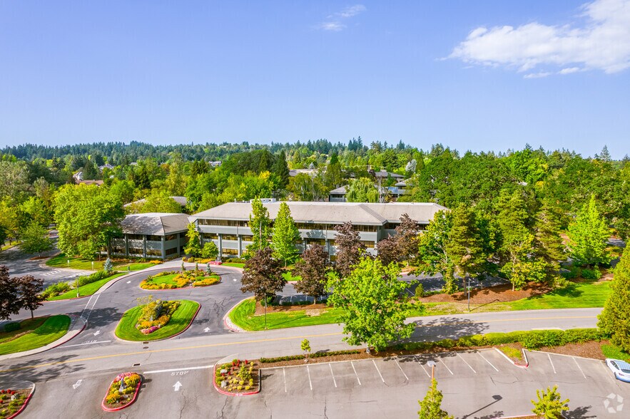 More Photos Of 4949 Meadows Rd, Lake Oswego Unknown For Lease