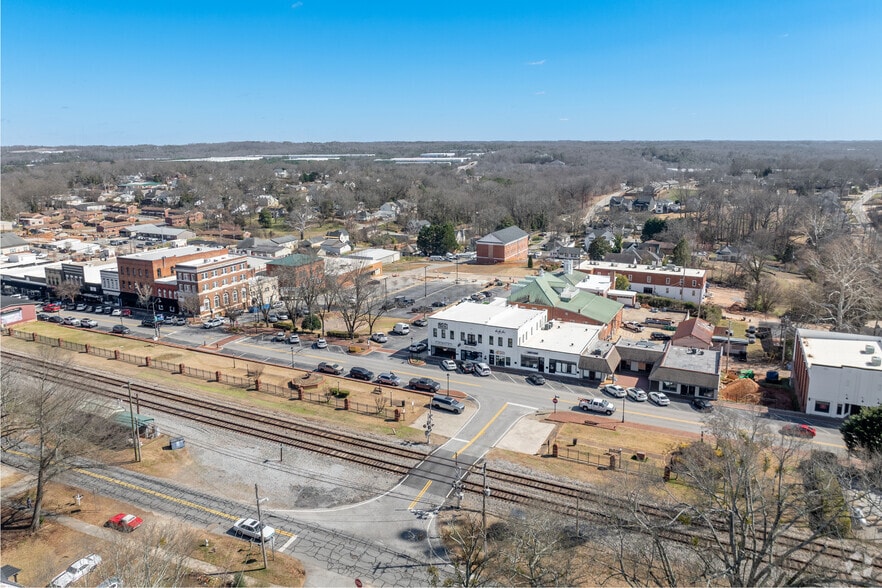 More Photos Of 1 W Main St, Buford Storefront For Lease