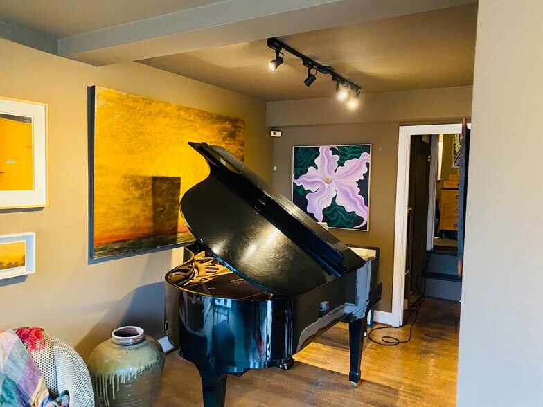 More Photos Of 814 E Howe St, Seattle Apartments For Sale