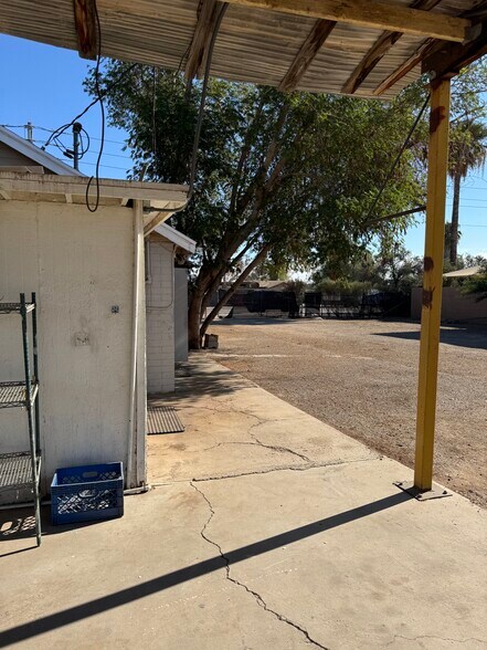 More Photos Of 6622-6626 N 58th Dr, Glendale Distribution For Sale