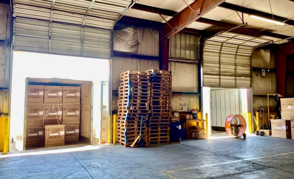 More Photos Of 705 Enterprise St, Laredo Distribution For Sale