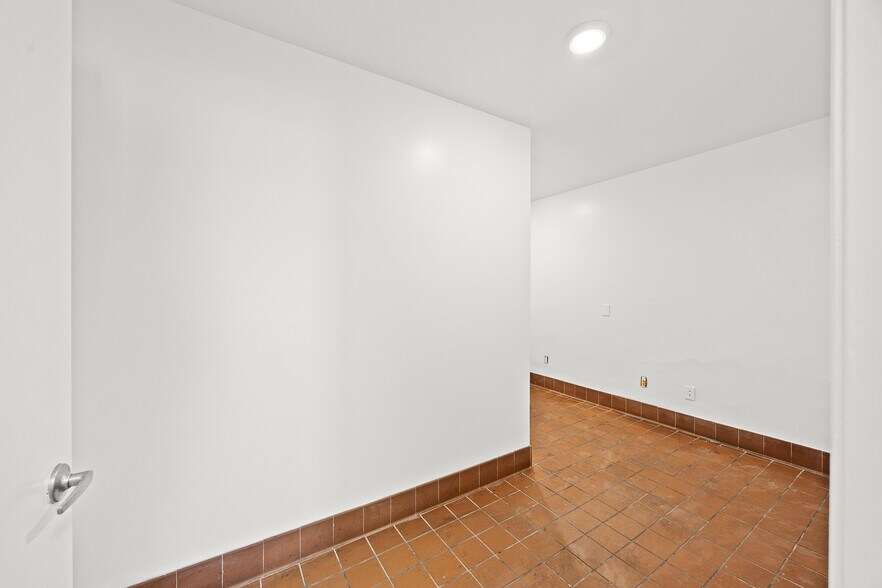 More Photos Of 13215 Paramount Blvd, South Gate Freestanding For Sale