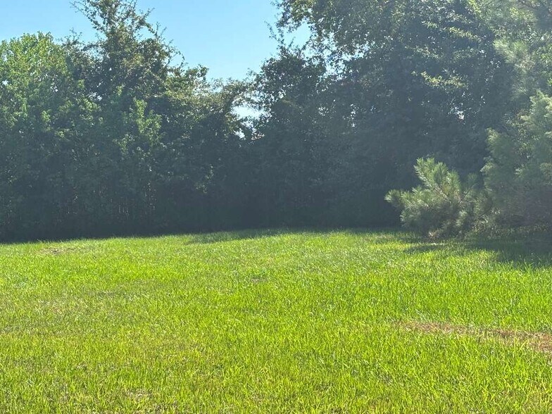 More Photos Of 22552 Cuttler Rd, New Caney Warehouse For Lease