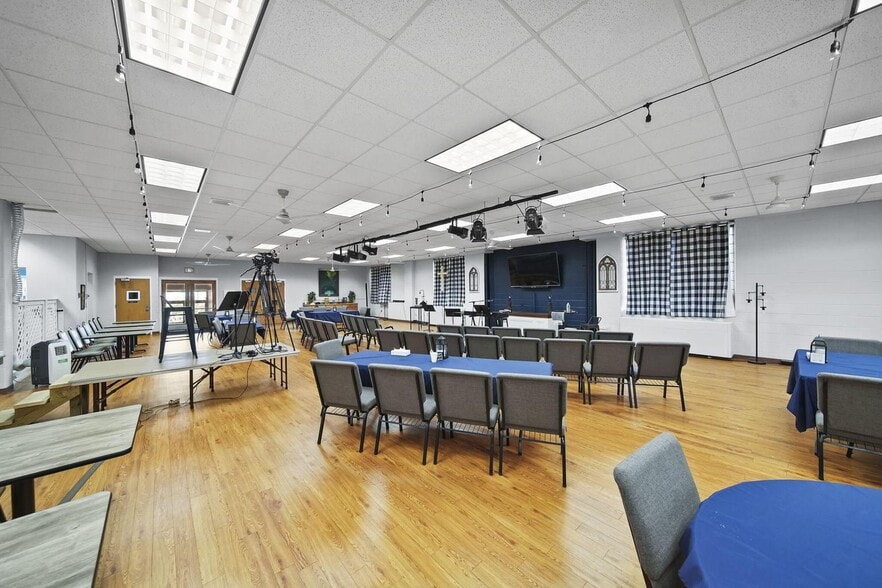 More Photos Of 201 S Jackson St, Jackson Specialty For Sale