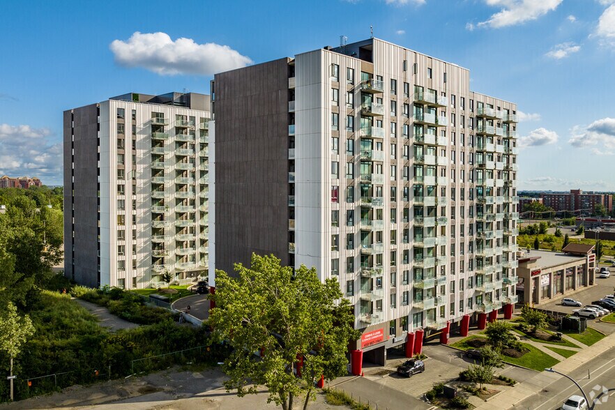 More Photos Of 2990 Boul Saint-Martin O, Laval Apartments For Sale