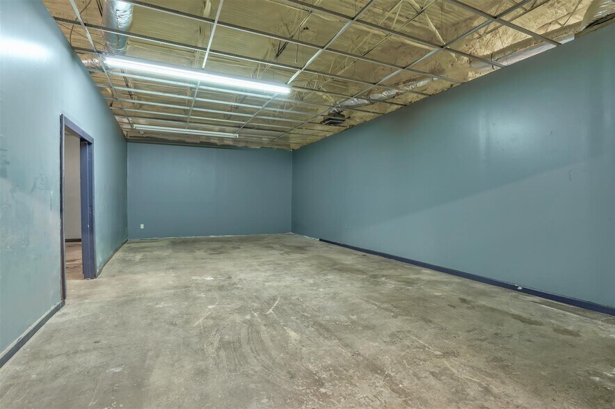 More Photos Of 6801 Highway Blvd, Katy Freestanding For Sale