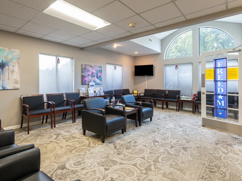 More Photos Of 1998 Hendersonville Rd, Asheville Medical For Sale