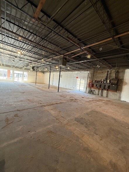 More Photos Of 7002 Johnson Dr, Mission Restaurant For Lease