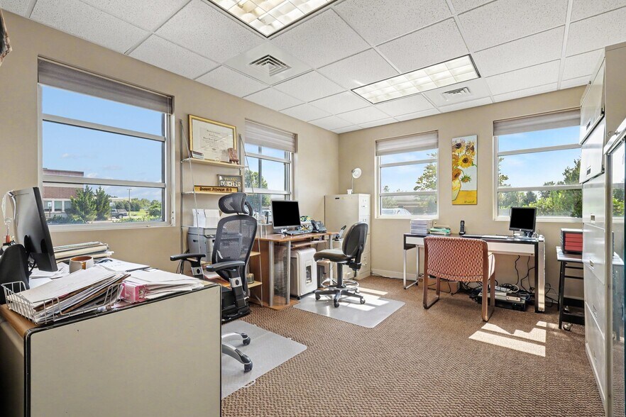 More Photos Of 2801 Leonard Dr, Valparaiso Medical For Sale