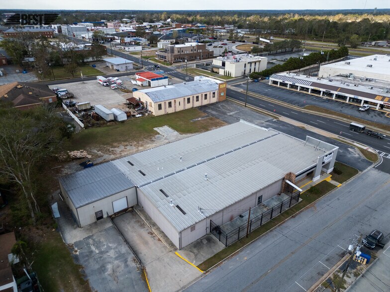 More Photos Of 307 E 1st St, Vidalia Freestanding For Sale