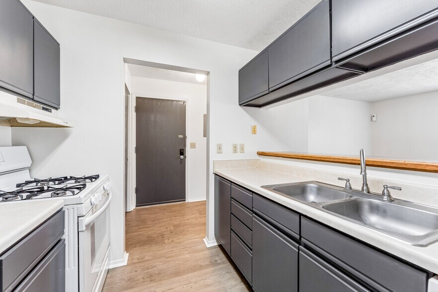 More Photos Of 7110-7122 Jones Cir, Omaha Apartments For Sale