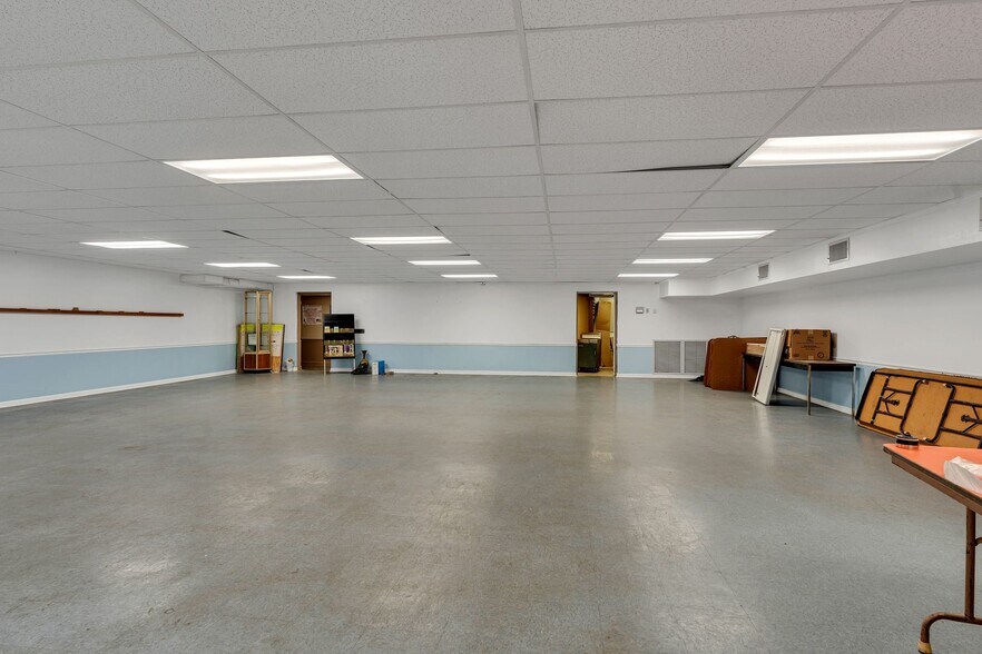 More Photos Of 210 Woodruff St, Madison Specialty For Sale