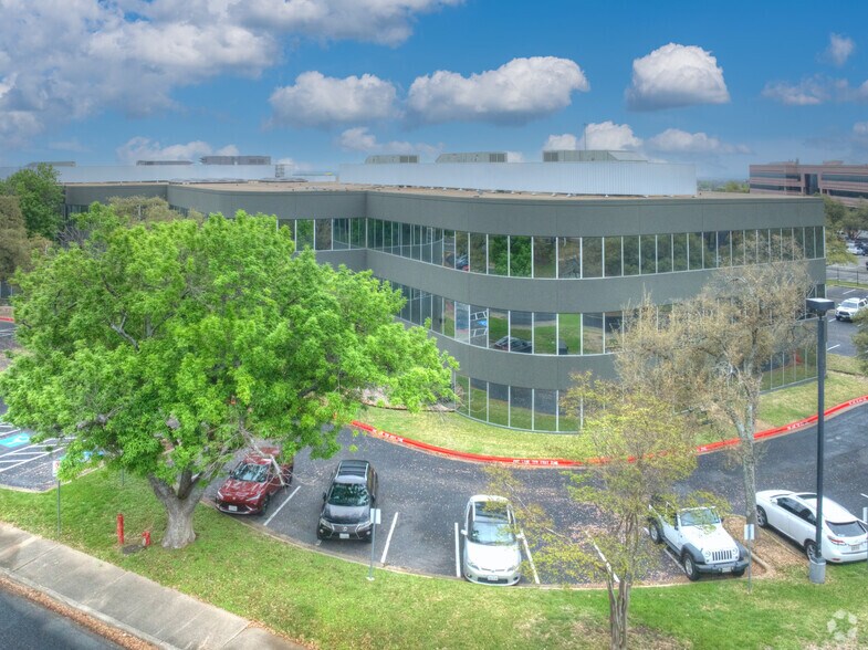 More Photos Of 1033 La Posada Dr, Austin Office For Lease