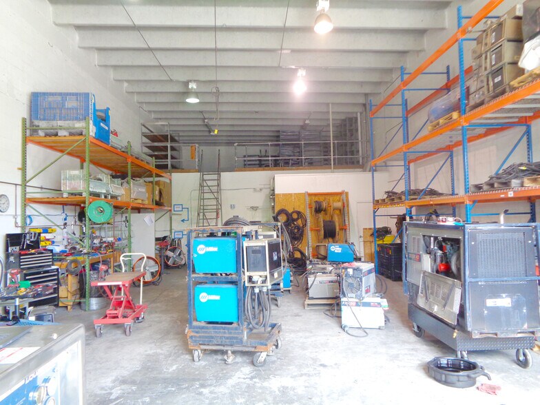 More Photos Of 12438-12440 Wiles Rd, Coral Springs Warehouse For Lease