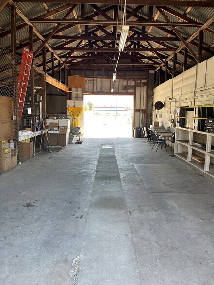More Photos Of 3405 E Tulare St, Fresno Flex For Sale