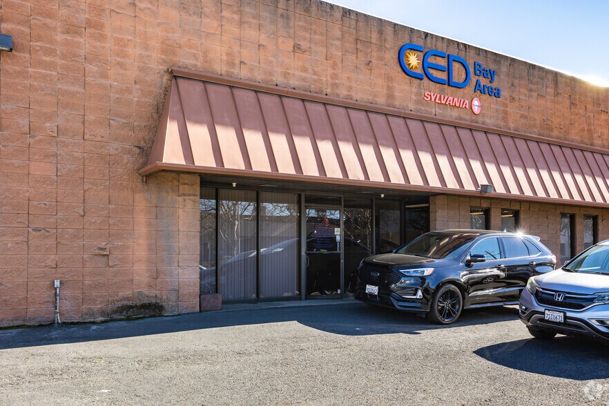 More Photos Of 1001 Bing St, San Carlos Warehouse For Lease