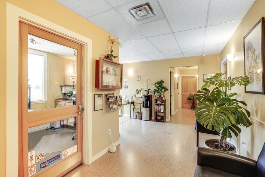 More Photos Of 1712 12th, The Dalles Medical For Sale