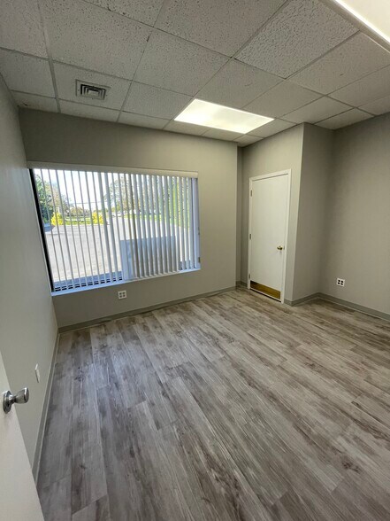 More Photos Of 189 Main Rd, Riverhead Medical For Lease