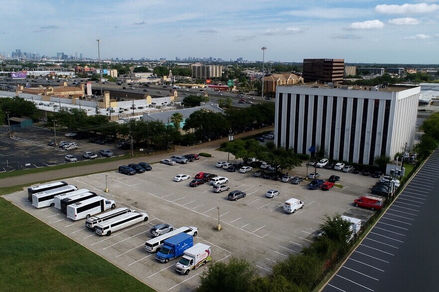 More Photos Of 6776 Southwest Fwy, Houston Office For Sale