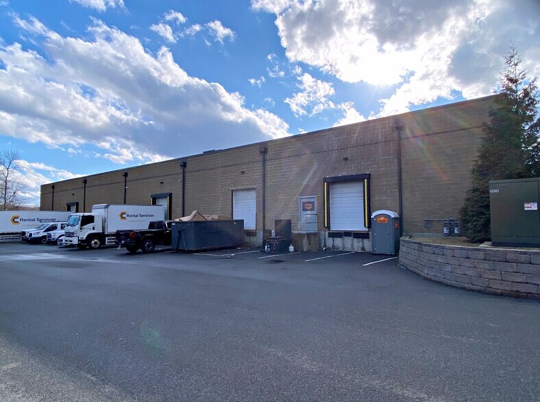 More Photos Of 54 Concord St, North Reading Light Manufacturing For Sale