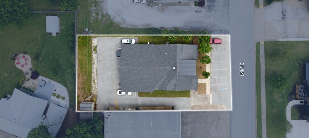 More Photos Of 1129 NW J St, Bentonville Office For Sale