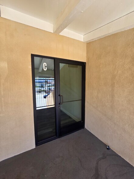 More Photos Of 465 E Palmdale Blvd, Palmdale Loft Creative Space For Lease