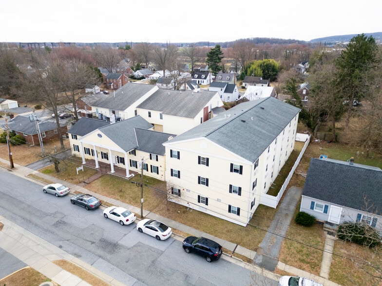 Primary Photo Of 153 Courtney St, Newark Apartments For Sale