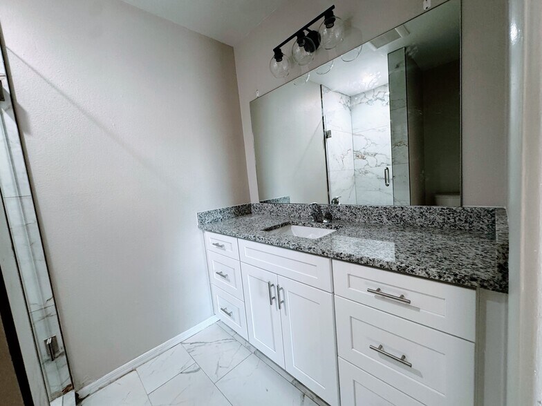 More Photos Of 801 W Montrose St, Clermont Restaurant For Sale