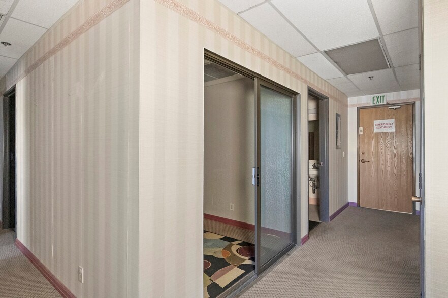 More Photos Of 44215 15th St W, Lancaster Medical For Sale