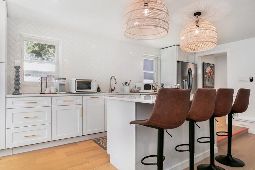 More Photos Of 508 N Orange St, Fredericksburg Specialty For Sale