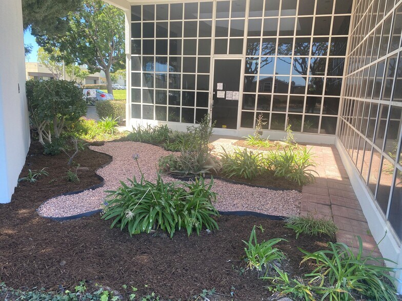 More Photos Of 1741 Fiske Pl, Oxnard Warehouse For Sale