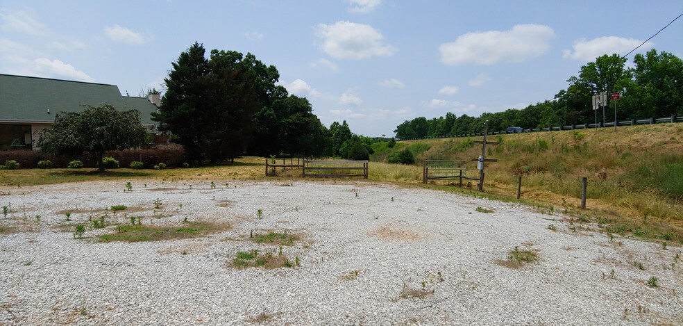 More Photos Of 386 Highway 82 S, Jefferson Restaurant For Sale