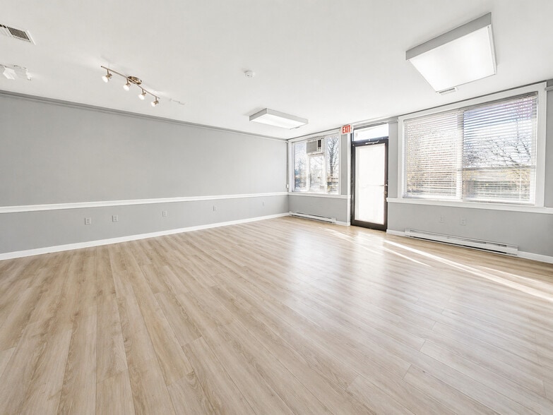 More Photos Of 29 Madison Ave, Lansdowne Office For Sale