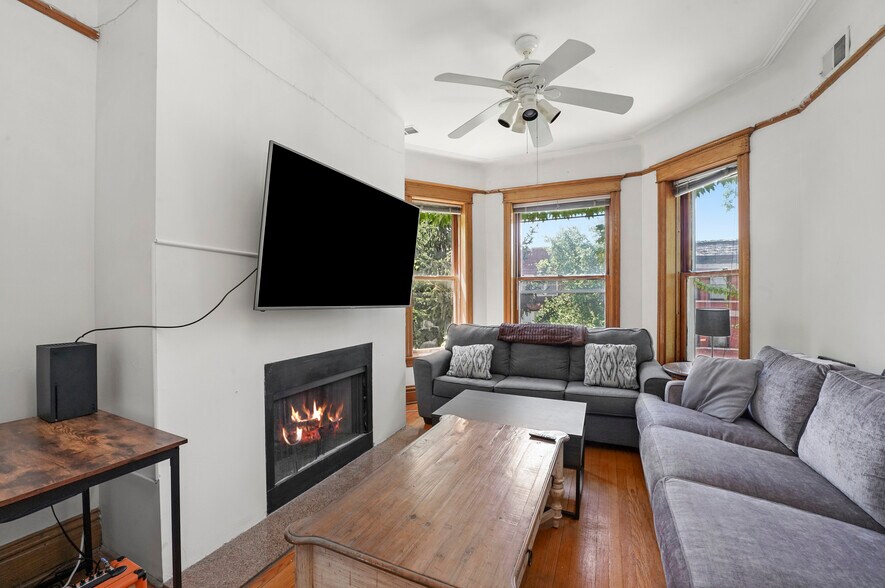 More Photos Of 3135 N Clifton Ave, Chicago Apartments For Sale