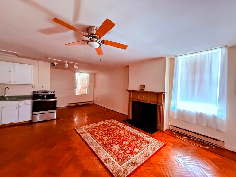 More Photos Of 6 Church St, Nassau Apartments For Sale