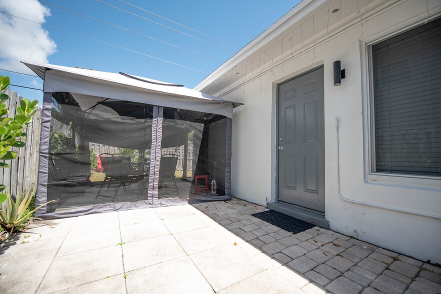 More Photos Of 231 SW 15th St, Pompano Beach Apartments For Sale