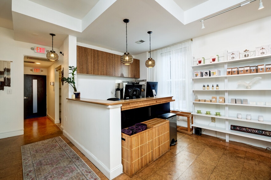 More Photos Of 1450 P St NW, Washington Storefront For Sale