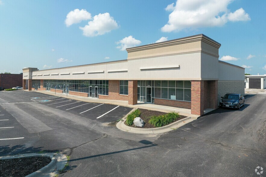 More Photos Of 4502-4522 S 132nd St, Omaha Storefront Retail Office For Lease