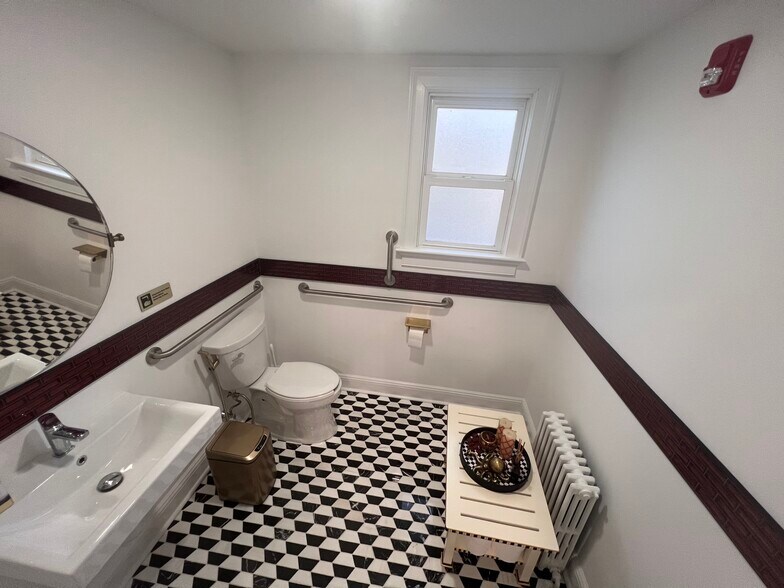 More Photos Of 735 Broad St, Shrewsbury Office Residential For Sale