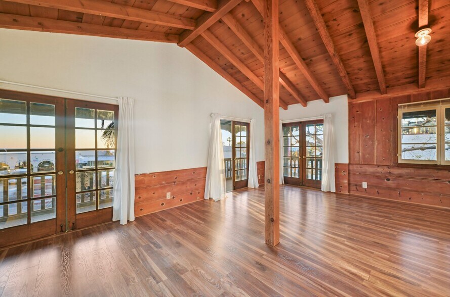 More Photos Of 1750 S Coast Hwy, Laguna Beach Storefront Retail Residential For Lease