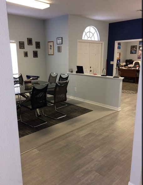 More Photos Of 2721 Agnes St, Tampa Office For Lease